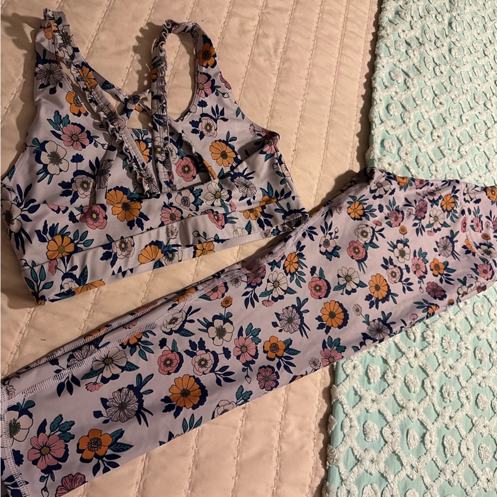 BECCO Floral Two-Piece Activewear Set Sz M - Picture 2 of 10